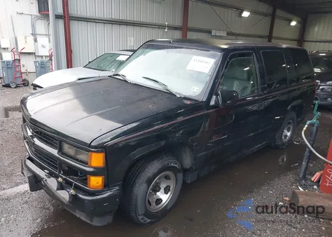 1999 Chevrolet Tahoe C1500 из США, поврежденный, VIN 1GNEC13RXXR153785